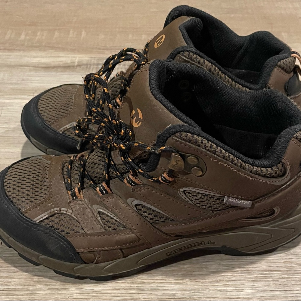 Merrell Kids  Moab 2 Vent Hiking Shoe, Waterproof, MK261204, Size 4.5 - Picture 6 of 7